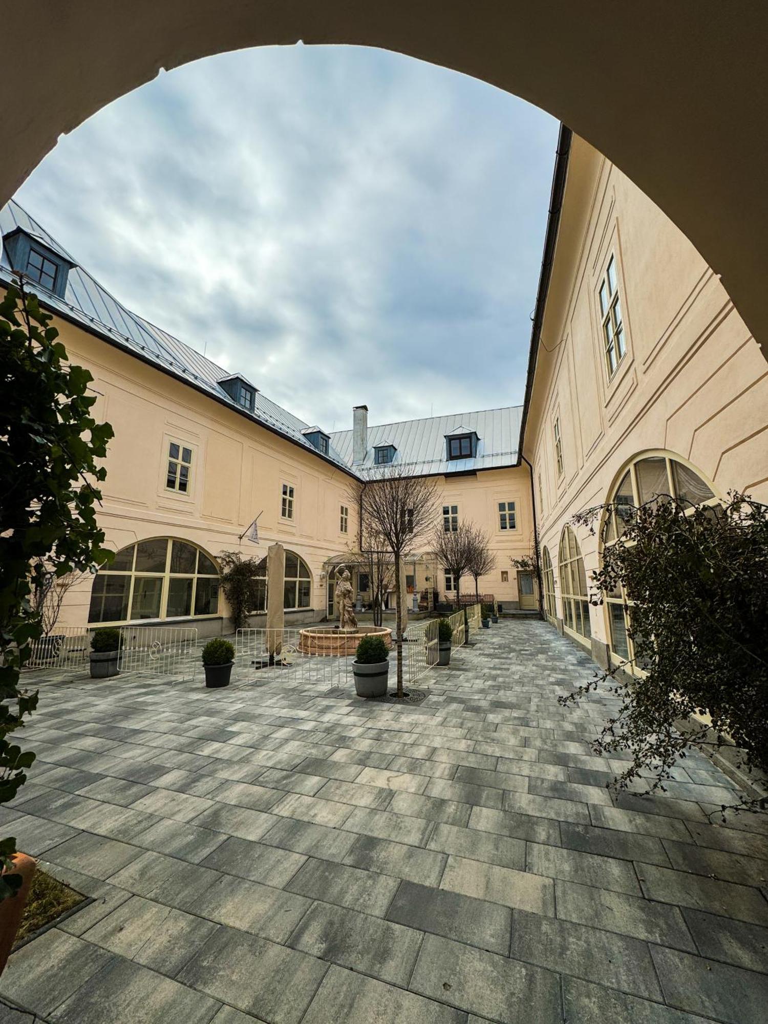 Opera Apartments Banská Štiavnica エクステリア 写真