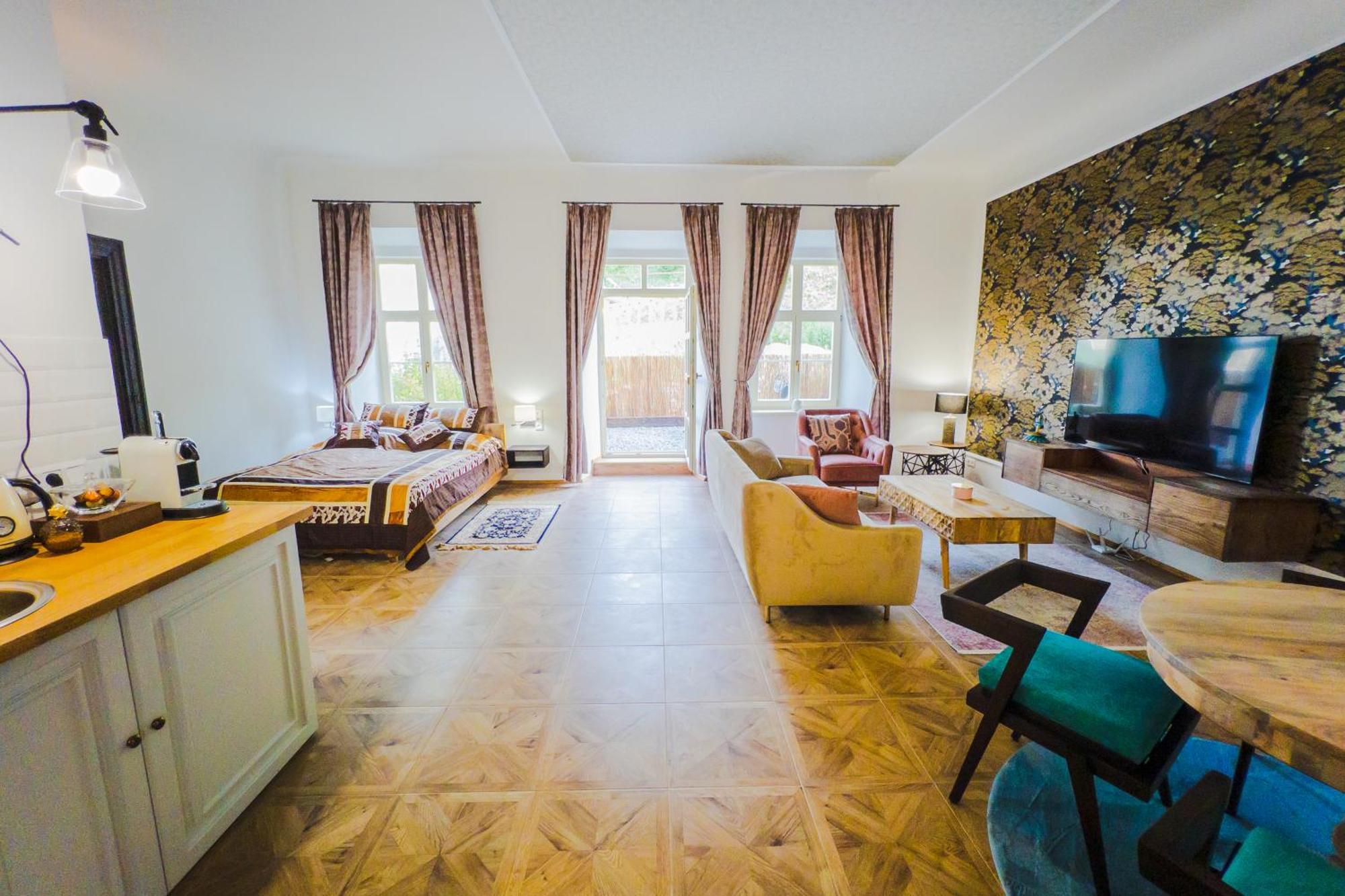 Opera Apartments Banská Štiavnica エクステリア 写真