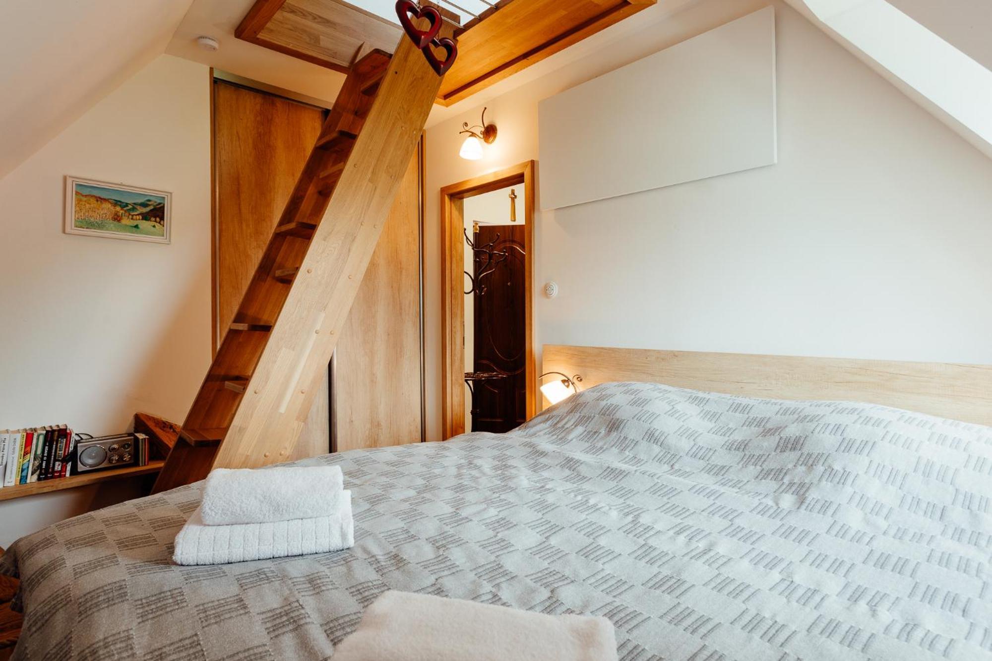 Opera Apartments Banská Štiavnica エクステリア 写真